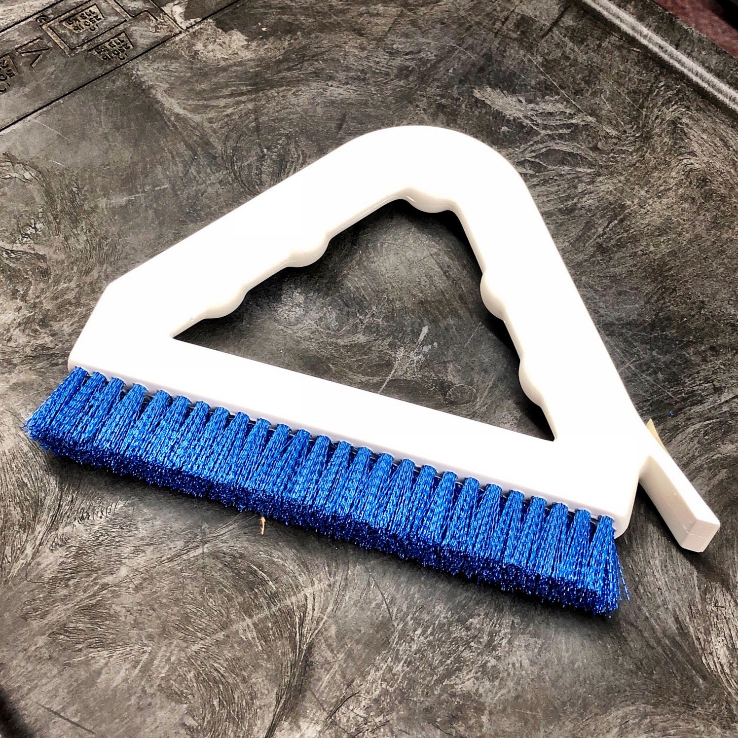 TILE AND GROUT BRUSH (TRIANGLE SHAPED) - A-Team Window Cleaning