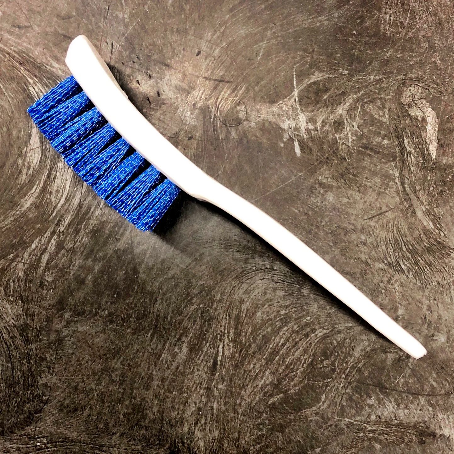 7.25” MULTI PURPOSE BRUSH WHITE W/ BLUE BRISTLE (4139514) - A-Team Window Cleaning